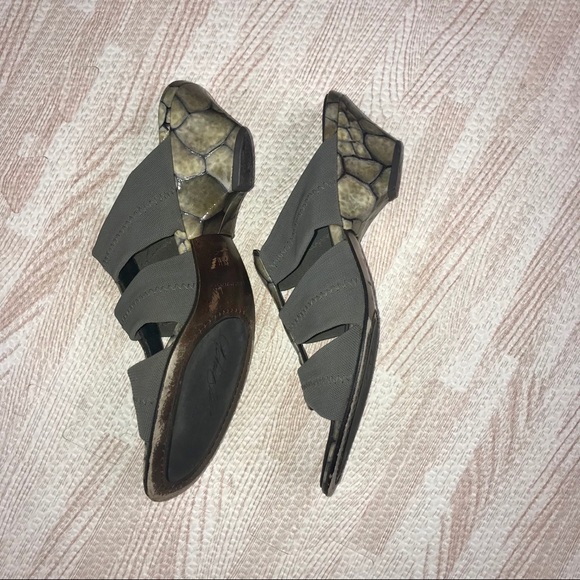 Donald Pliner Hizzy S1 Mesh Sandal - Picture 3 of 7